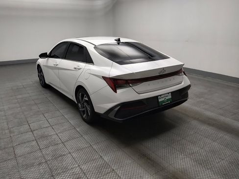 Used 2024 Hyundai Elantra SEL w/ Convenience Package FWD image 3