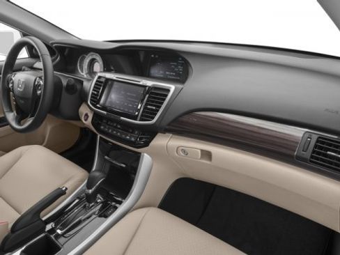 Used 2017 Honda Accord EX-L image 19