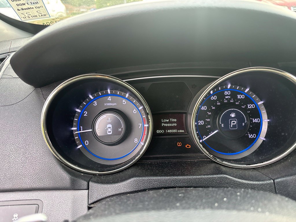 Used 2013 Hyundai Sonata Limited w/ Premium Pkg FWD image 2