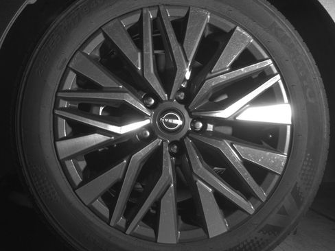 Used 2025 Nissan Altima 2.5 SV FWD image 12