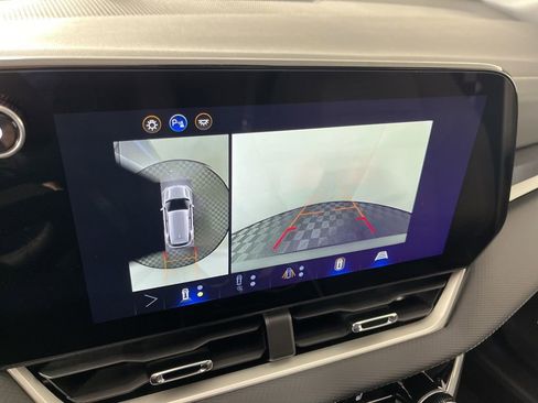 New 2026 Chevrolet Equinox LT w/ Safety and Technology Package FWD image 29