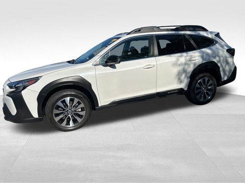 Used 2023 Subaru Outback Limited AWD/4WD image 3