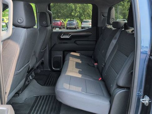 Used 2023 Chevrolet Silverado 1500 LT AWD/4WD image 27