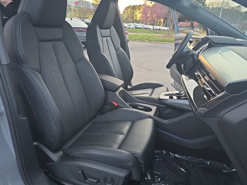 Used 2023 Audi Q4 e-tron Prestige w/ Black Optic Package image 10