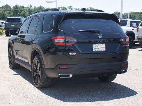 Used 2025 Honda Pilot Black Edition image 18