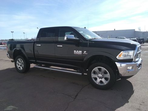 Used 2016 RAM 2500 Laramie w/ Convenience Group image 4