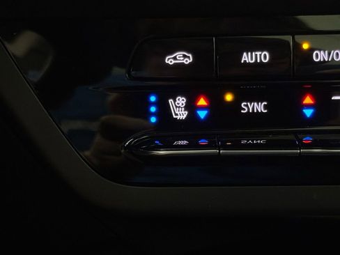 Used 2023 Buick Envision Avenir image 6