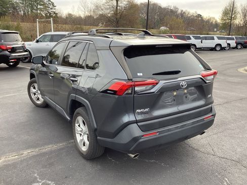 Used 2019 Toyota RAV4 XLE image 2