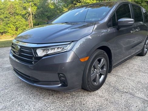 Used 2024 Honda Odyssey EX image 1