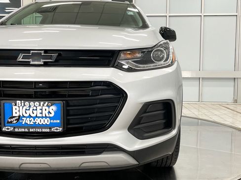 Used 2020 Chevrolet Trax LT w/ Redline Edition image 11