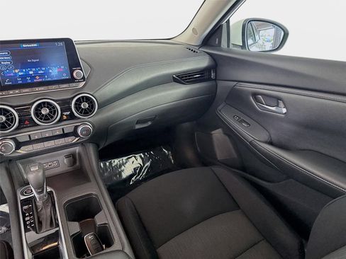 Used 2024 Nissan Sentra SV FWD image 22