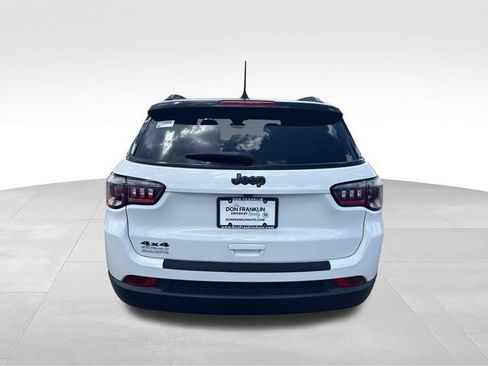 Used 2023 Jeep Compass Latitude w/ Sun and Sound Group AWD/4WD image 4