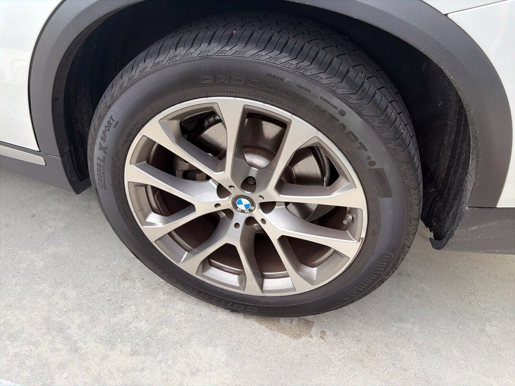 Used 2021 BMW X5 xDrive40i w/ Premium Package 3 AWD/4WD image 5