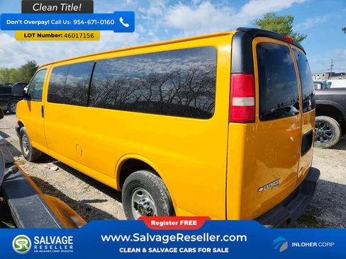 Used 2015 Chevrolet Express 3500 Extended RWD image 3