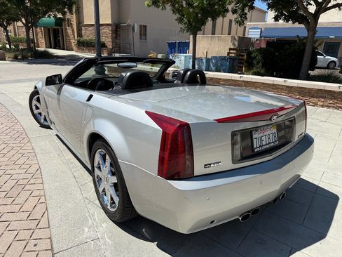 Used 2008 Cadillac XLR image 11