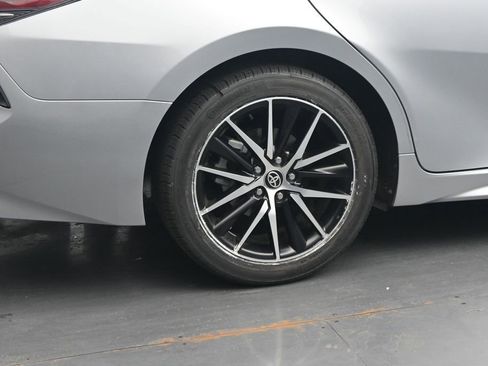 Used 2024 Toyota Camry SE FWD image 10