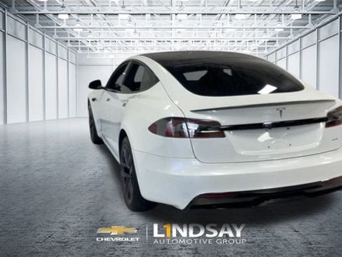 Used 2021 Tesla Model S Plaid image 8