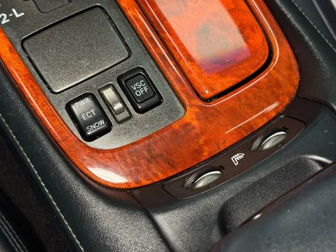 Used 2005 Lexus SC 430 Convertible image 37