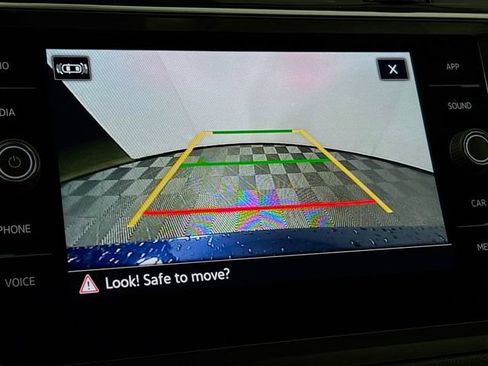 Used 2022 Volkswagen Tiguan SE w/ Panoramic Sunroof Package image 14