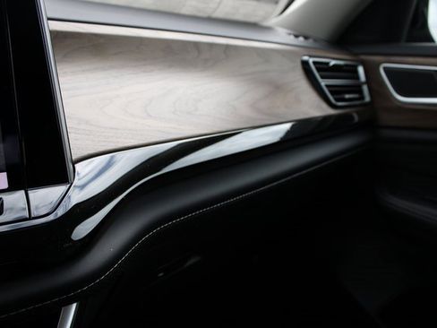 New 2026 Volkswagen Atlas SE image 11