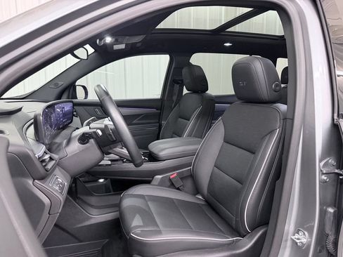 Used 2025 Buick Enclave Sport Touring w/ Power Package AWD/4WD image 13