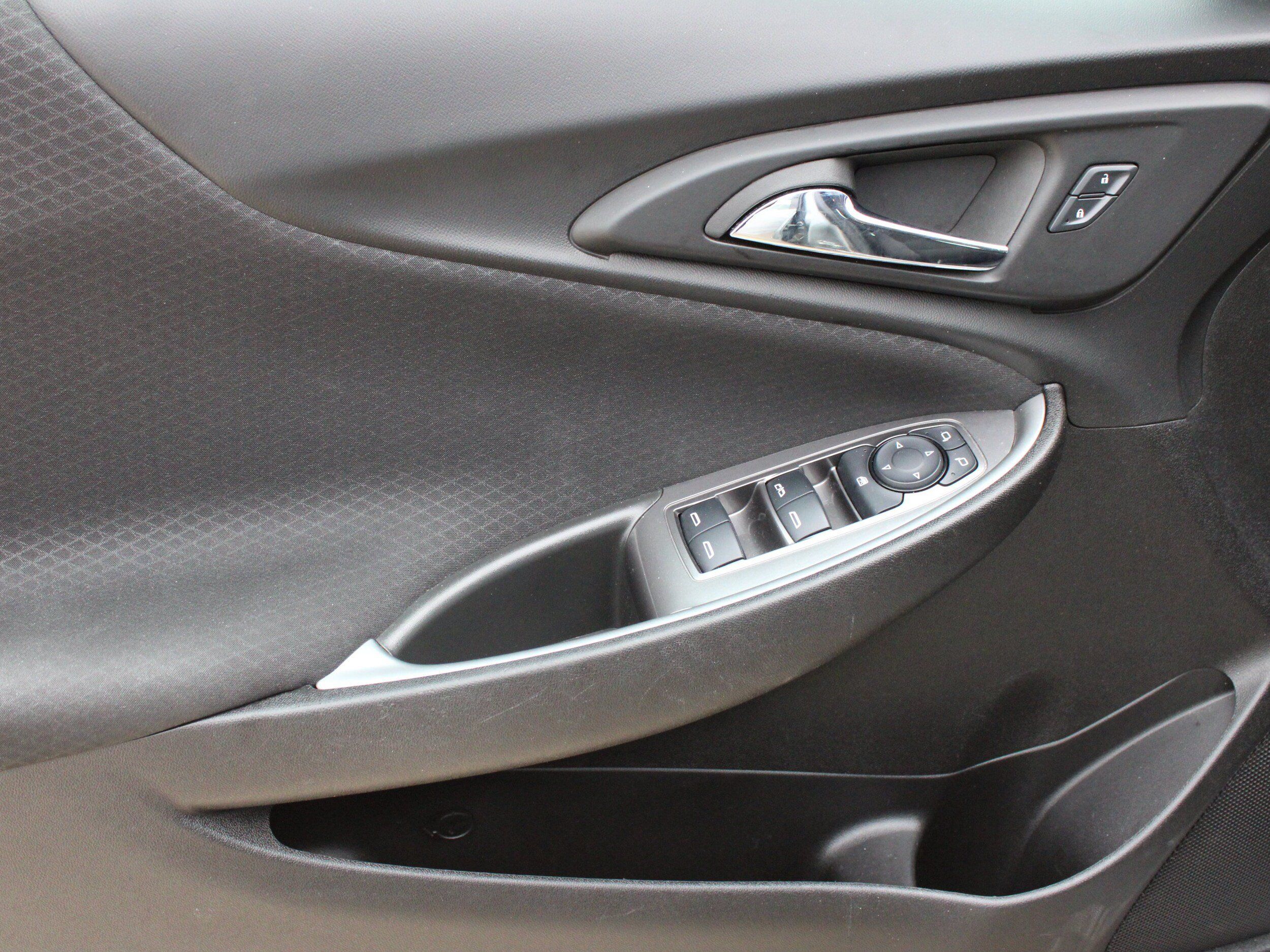 Used 2025 Chevrolet Malibu LT FWD image 13