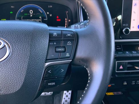 Certified 2025 Toyota Camry SE image 24