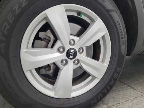 Used 2021 Kia Sorento LX FWD image 31