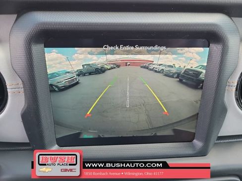 Used 2022 Jeep Wrangler Unlimited Sahara AWD/4WD image 26
