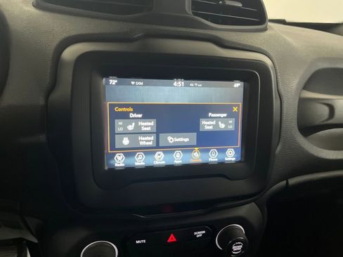 Used 2019 Jeep Renegade Latitude w/ Cold Weather Group image 72