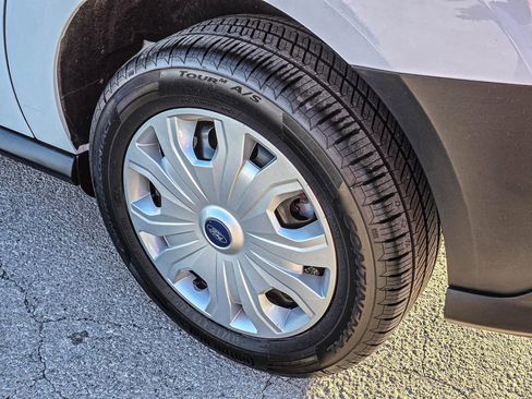 Used 2022 Ford Transit Connect XL image 7