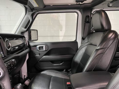 Used 2023 Jeep Wrangler Unlimited Sahara AWD/4WD image 13