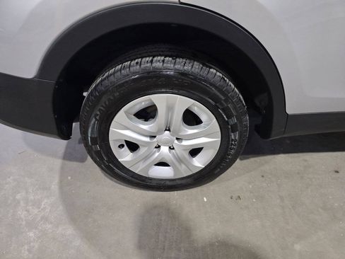 Used 2015 Toyota RAV4 LE AWD/4WD image 19