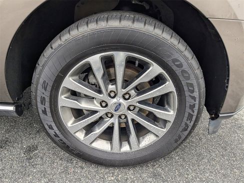 Used 2018 Ford Expedition Limited w/ Driver Assistance Package image 11