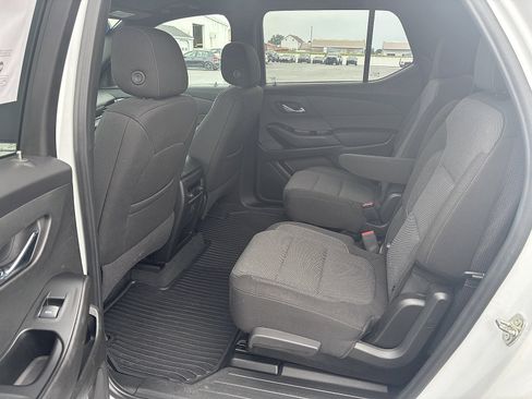 Used 2023 Chevrolet Traverse LT AWD/4WD image 6