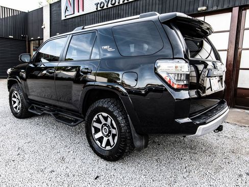 Used 2017 Toyota 4Runner TRD Off-Road image 7