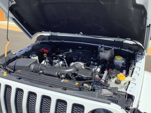 Used 2023 Jeep Wrangler Unlimited Sahara AWD/4WD image 46