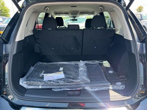 Used 2025 Nissan Rogue SV image 6