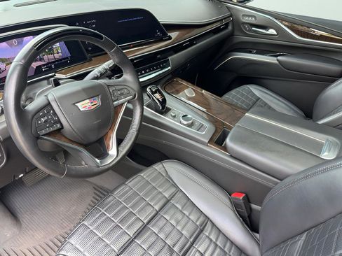 Used 2023 Cadillac Escalade ESV Sport Platinum w/ LPO, ONYX Package AWD/4WD image 9