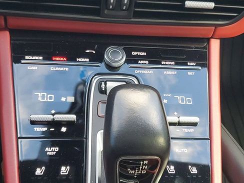 Used 2021 Porsche Cayenne Turbo image 31