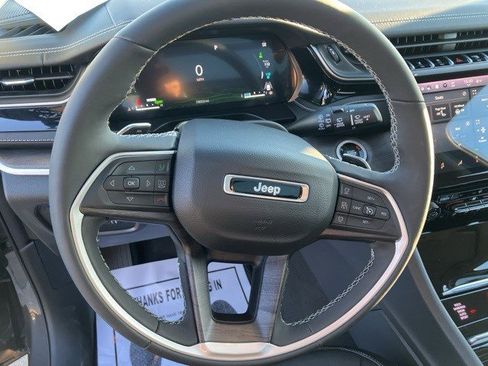 Used 2022 Jeep Grand Cherokee Limited 4xe image 16