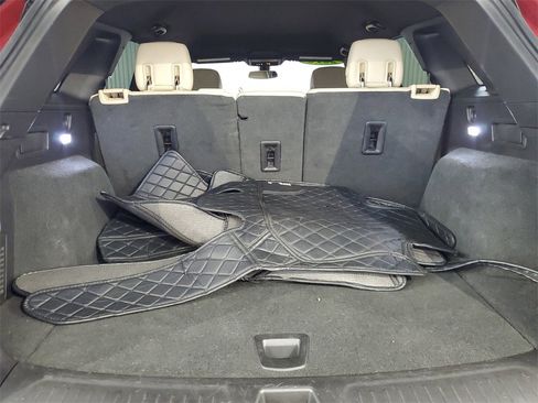 Used 2018 Cadillac XT5 FWD image 8