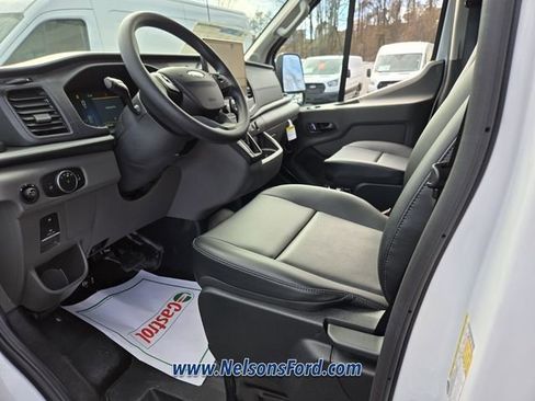 New 2026 Ford Transit 250 148 Medium Roof RWD image 7