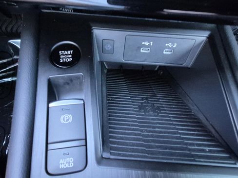 Certified 2025 Nissan Kicks SR FWD image 27