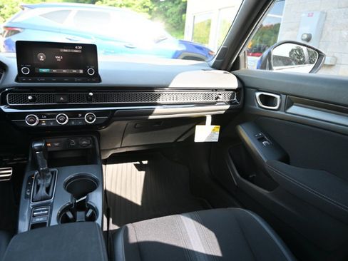 Used 2023 Honda Civic Sport image 11