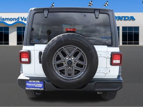 Used 2024 Jeep Wrangler Sport S image 5