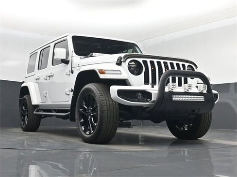 Used 2021 Jeep Wrangler Unlimited Sahara image 44