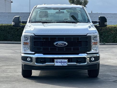 New 2026 Ford F250 XL w/ XL Chrome Package image 9