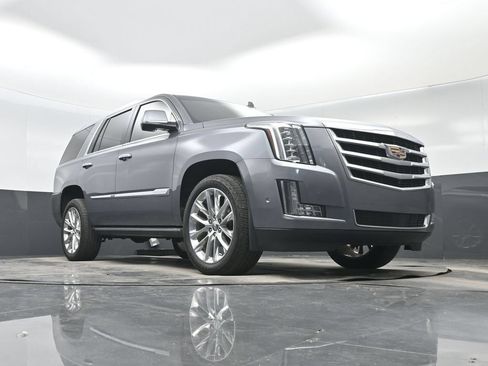 Used 2019 Cadillac Escalade Premium Luxury RWD image 33