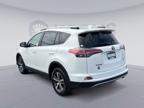 Used 2018 Toyota RAV4 XLE w/ Plus Extra Value Package AWD/4WD image 4